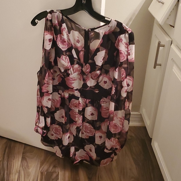 Romper - Picture 3 of 4